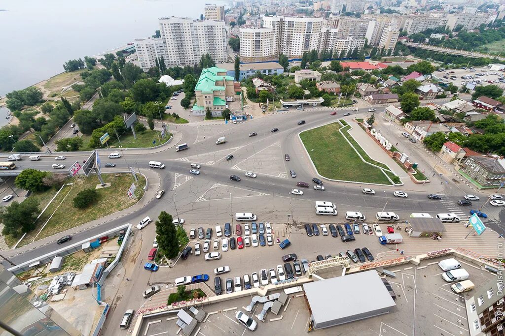 Предмостовая площадь саратов фото Славянская площадь