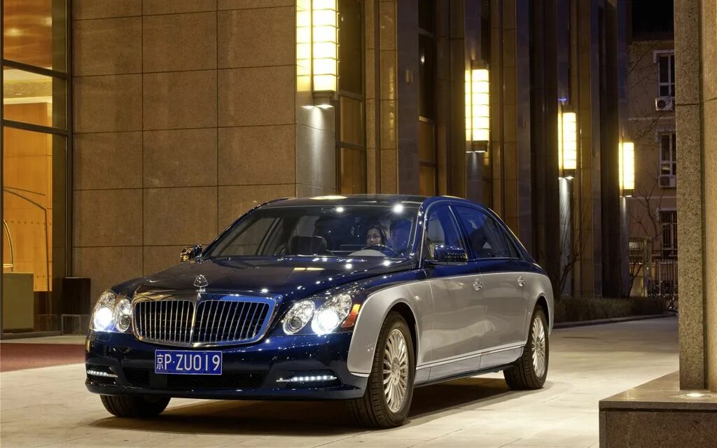 Представительские авто фото Maybach 62 S its high-end luxury Spare Wheel