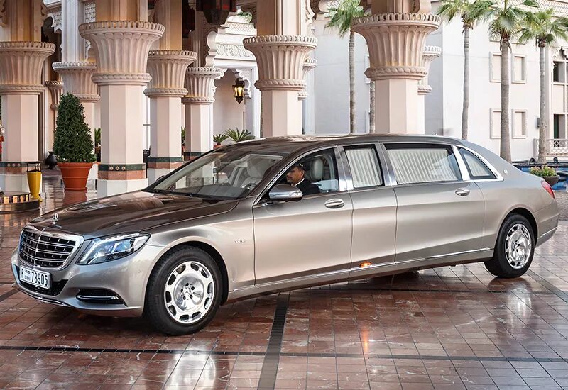 Представительские автомобили фото 2016 Mercedes-Maybach S 600 Pullman - характеристики, фото, цена.