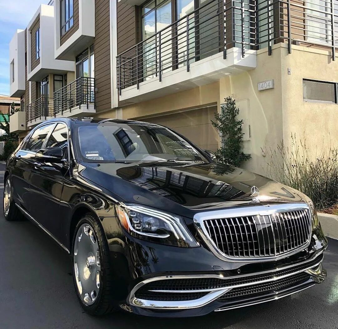 Представительские автомобили фото Аренда Mercedes Maybach в Москве. Прокат Майбаха по честным ценам