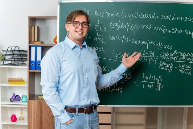 Преподаватель математики фото Page 5 77,000+ Teacher Blackboard Pictures