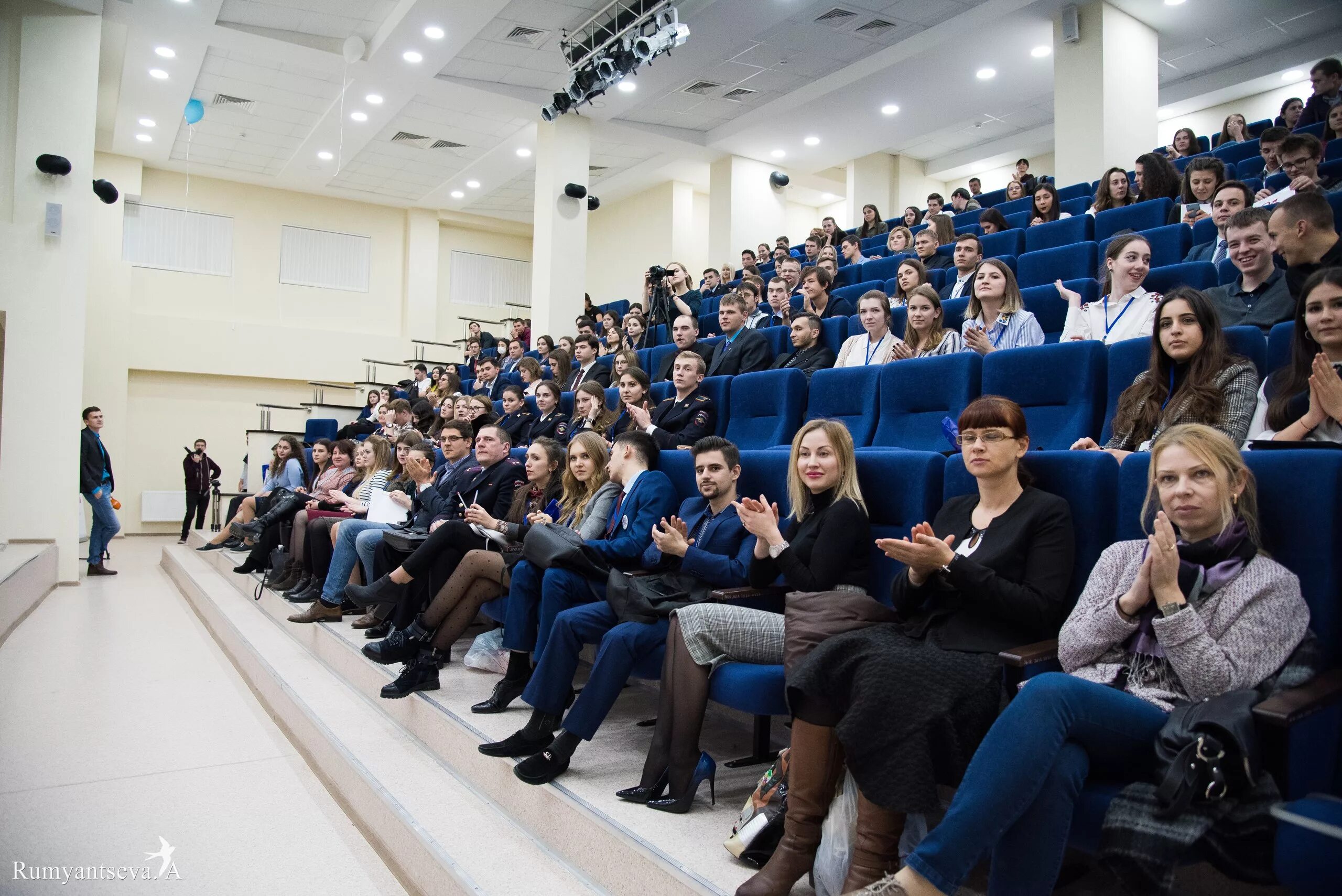 Преподаватели скфу ставрополь список фото Студентка юридического факультета награждена дипломом III степени за работу в се