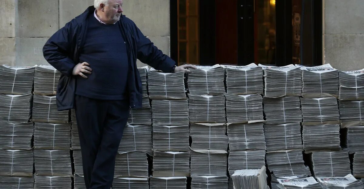 Пресс денег фото Newspaper Ad Revenue Fell $40 Billion in a Decade - The Atlantic