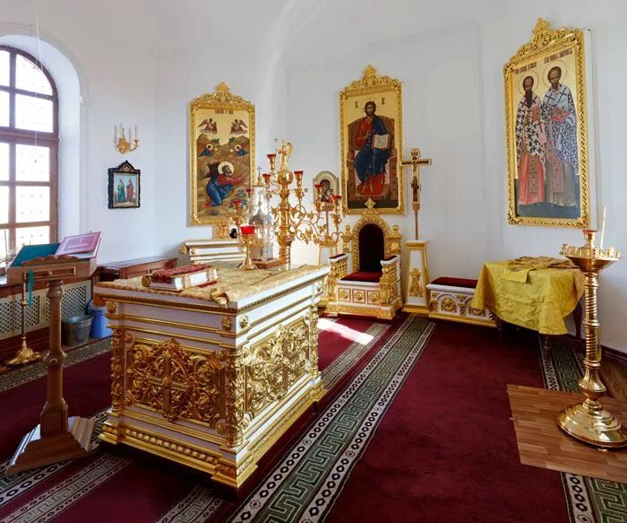 Престол в храме фото Pin auf Алтарные интерьеры (Orthodox altar interior)