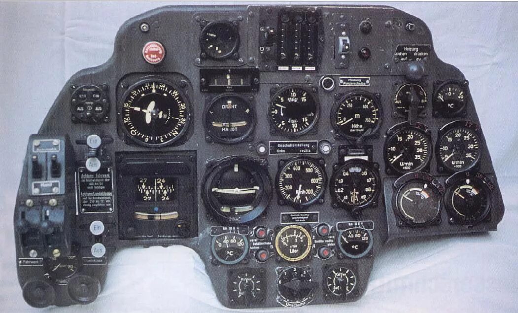 Приборы самолета фото Messerschmitt Bf 110 Cockpit