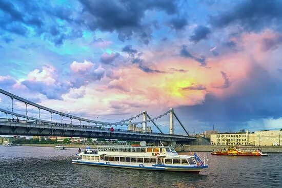 Причал крымский мост фото Теплоход "Юнга" - Picture of Moscow River Boat Tours - Tripadvisor