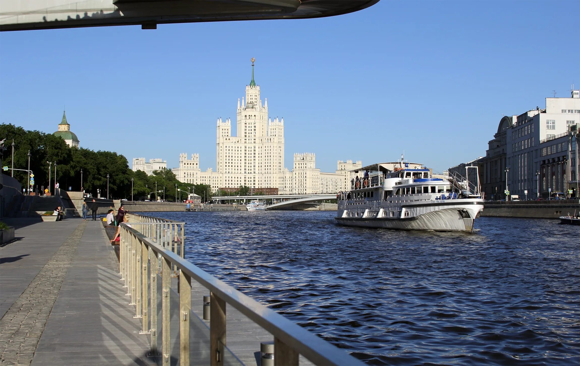 Причал зарядье москва москворецкая набережная фото Москворецкая набережная в парке Зарядье