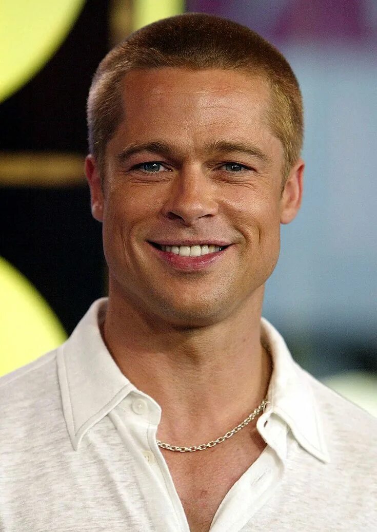 Прическа 0.3 Brad Pitt in Burr Buzz cut. Brad pitt hair, Brad pitt, Brad pitt young