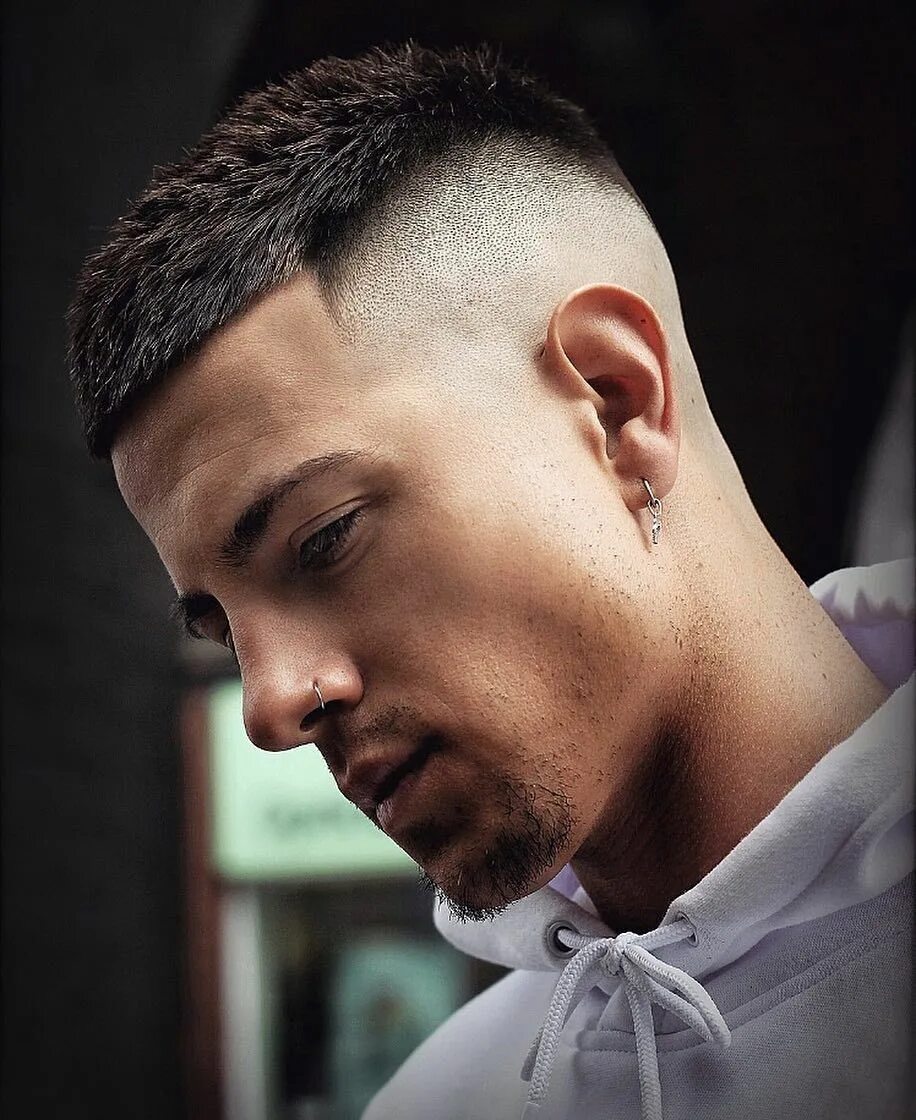 Прическа 0.6 мужская 30+ Short Fade Haircuts For Men: 2024 Trends Короткие мужские прически, Мужские 