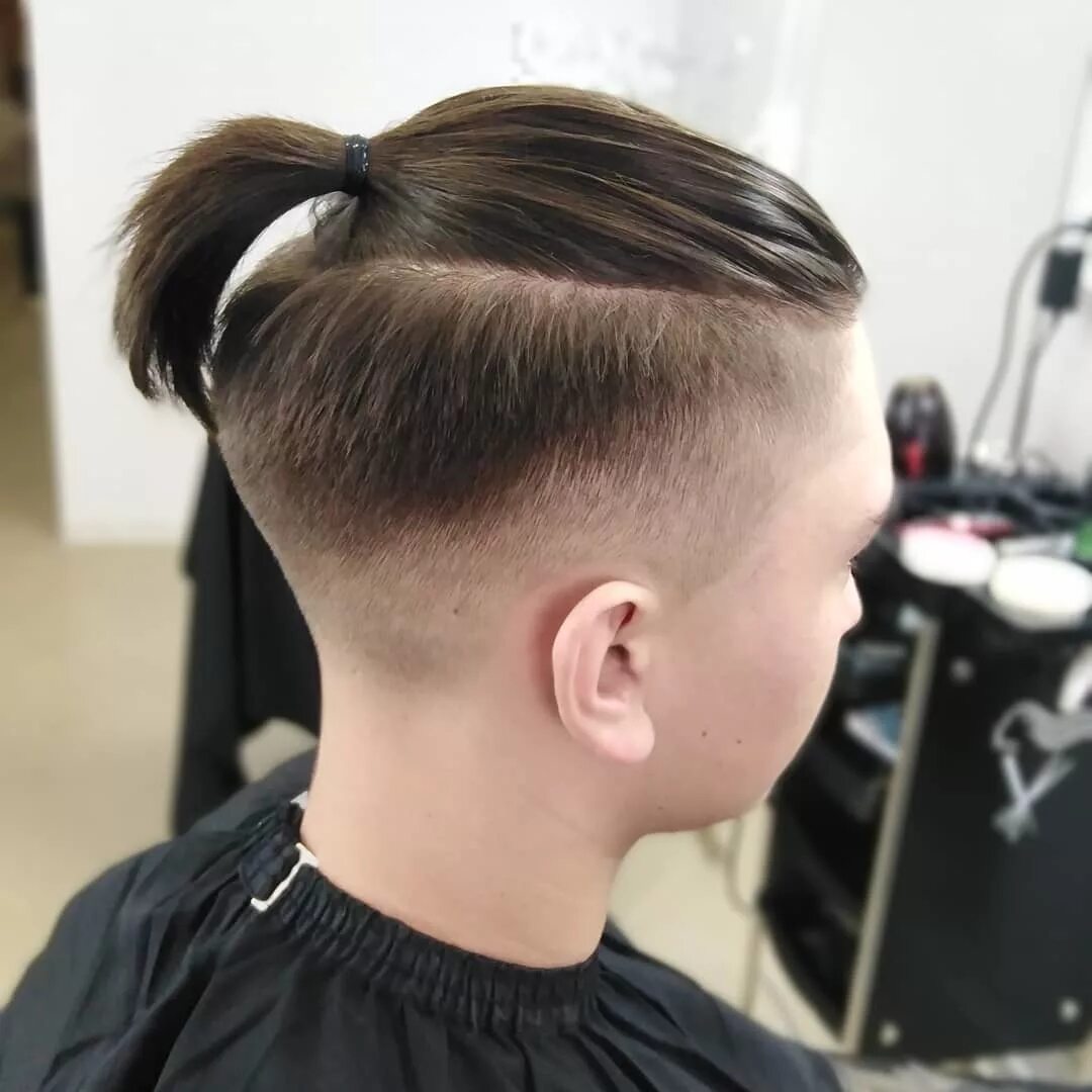 Прическа 12 Андеркат (Undercut) мужская стрижка - для коротких и длинных волос, с пробором и