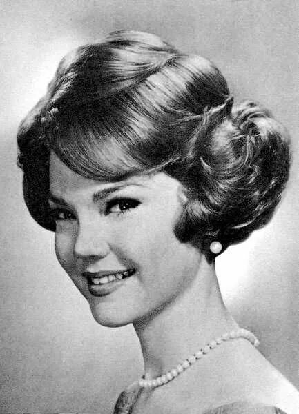 Прическа 1950 х годов All sizes 1964-Mod-Sal-Style-54-7 Flickr - Photo Sharing! Vintage hairstyles, Re