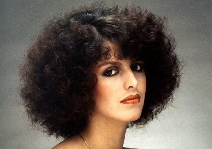 Прическа 1970 х годов Permed hairstyles, Curly hair tutorial, 1970s hairstyles