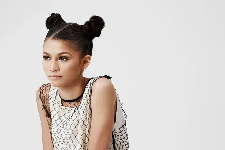 Прическа 2 пучка по бокам для девочки Here's Your First Look at Zendaya's Fashion Line HYPEBAE Zendaya style, Zendaya 