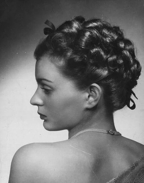 Прическа 20 века фото Untitled 1940s hairstyles, Vintage hairstyles, Womens hairstyles