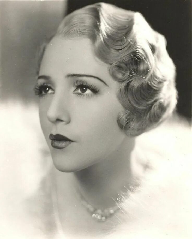 Прическа 20 века фото Bebe Daniels. 1930s 1930s hair, Vintage hairstyles, Womens hairstyles