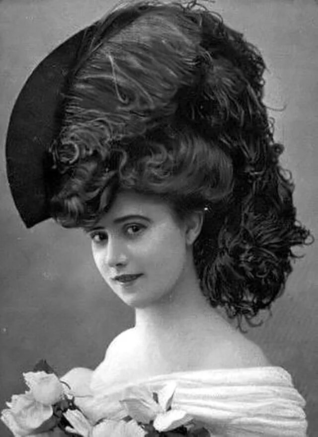 Прическа 20 века фото Giant Hats: The Favorite Fashion Style of Women From the Early Years of the 20th