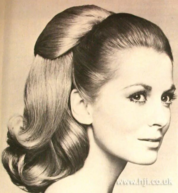 Прическа 60 х годов женская на длинные 1960s long hairstyles at DuckDuckGo Ponytail hairstyles, 1960s hair, Blonde pony