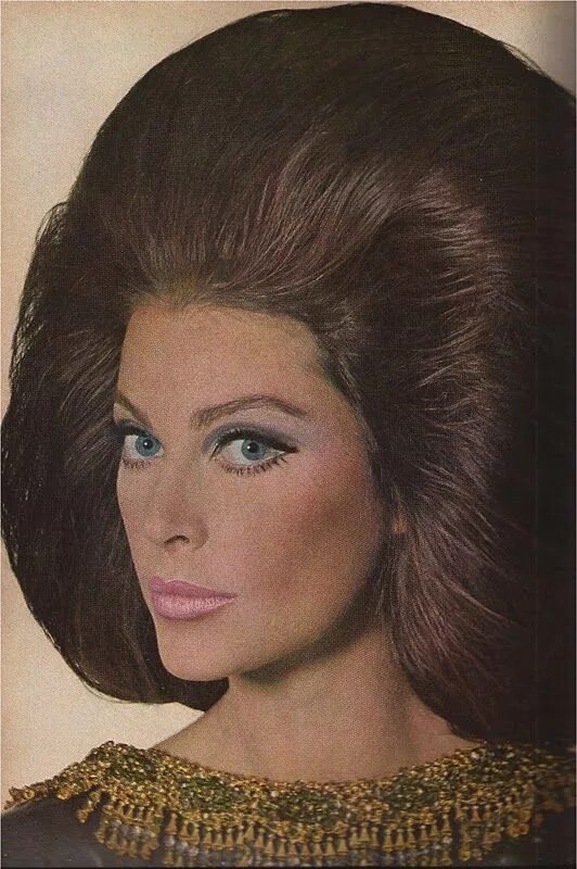 Прическа 70 годов фото sophia loren Teased hair, Vintage hairstyles, Big hair