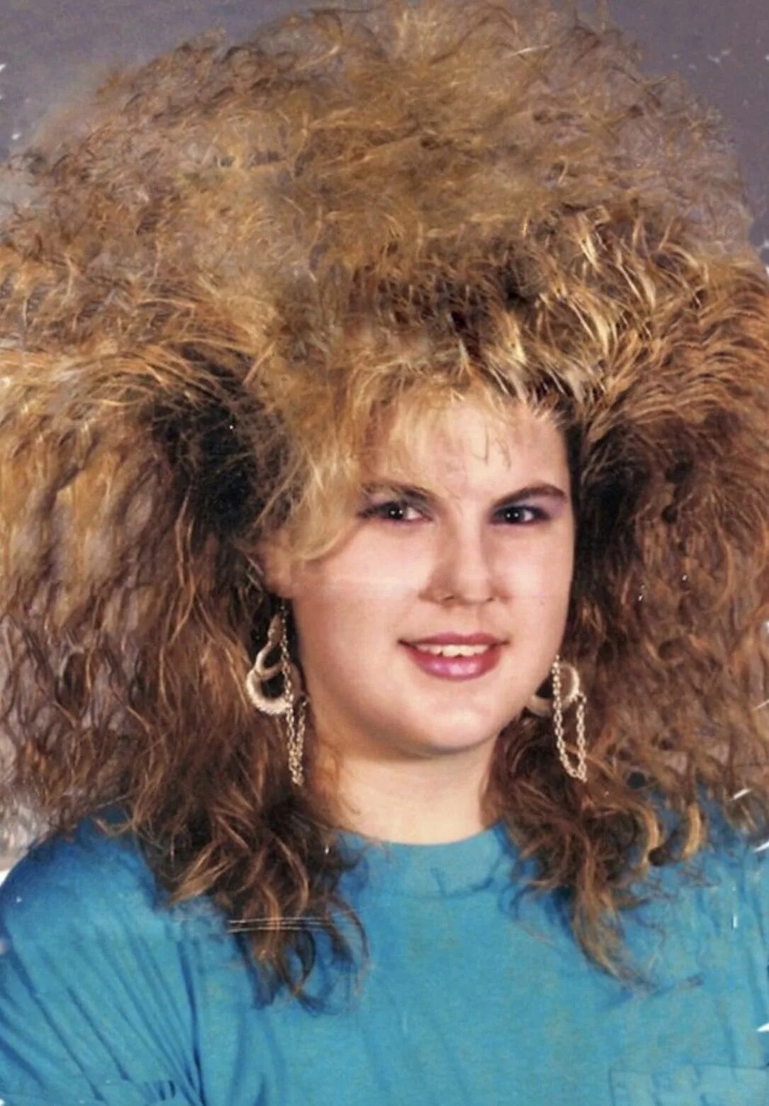 Прическа 80 годов фото женские 15 Gigantic Hairdos From The 1980's Big hair, Bad hair, Old hairstyles