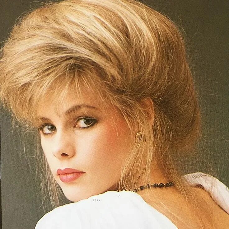 Прическа 80 годов фото женские Hair And Beauty Like Its 1985 on Instagram: ""A sleek and ultra-sophisticated lo