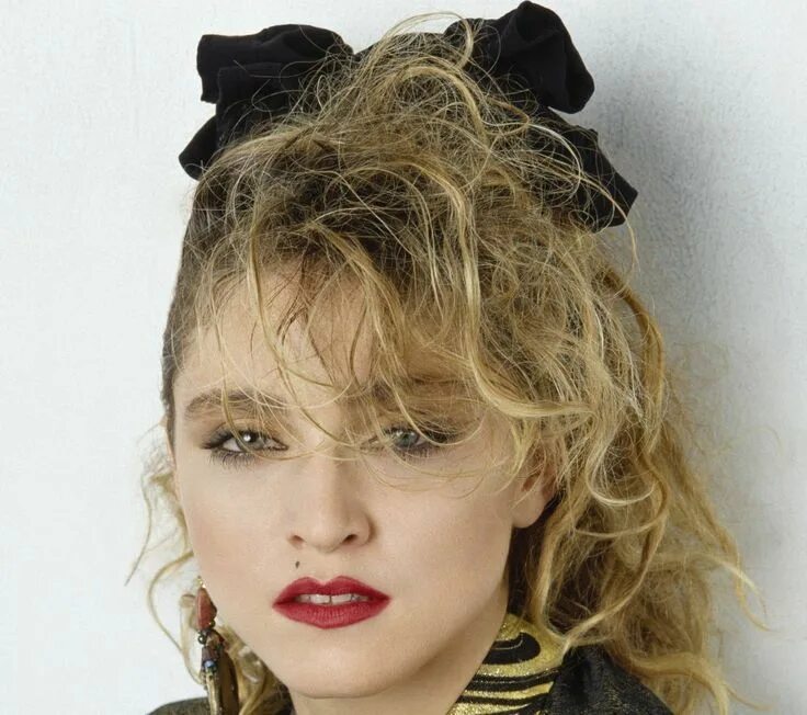 Прическа 90 с челкой женская Pin by Rebeca Freitas on Inspiração 80’s Madonna hair, Hair, 80s hair