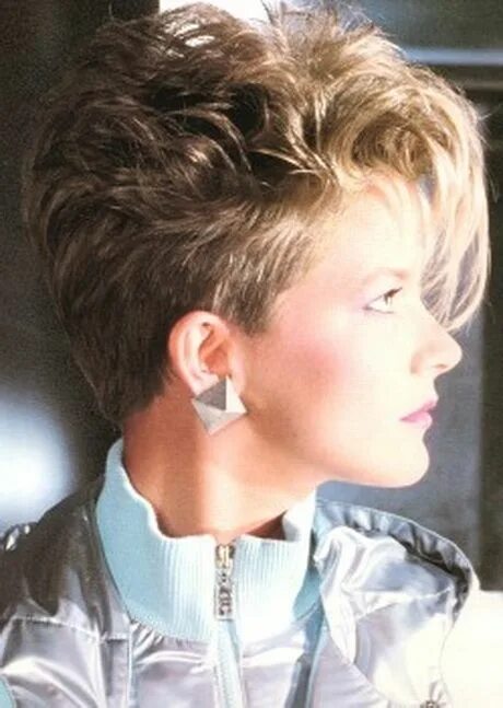 Прическа 90х на короткие волосы 80s short hairstyles for women 80s short hair, 80's hairstyle, Short shaved hair