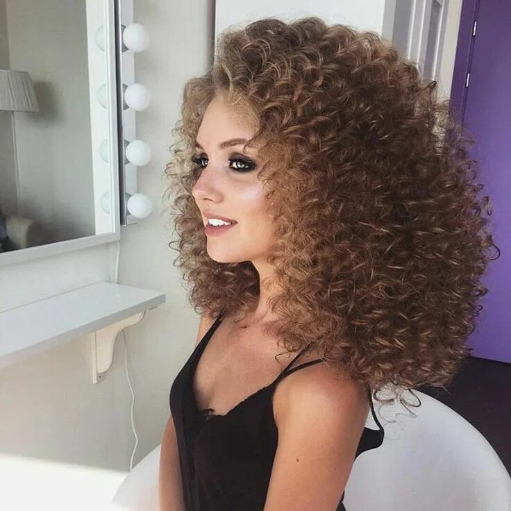 Прическа афро кудри на средние волосы IMG 1080x1080 99069 Permed hairstyles, Curly hair styles, Curly perm