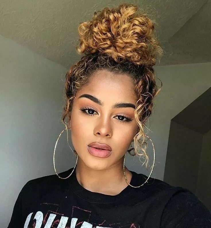 Прическа афро кудри на средние волосы Awesome 20+ Elegant Top Knots Hairstyles Ideas To Inspire Next Hair Style Curly 