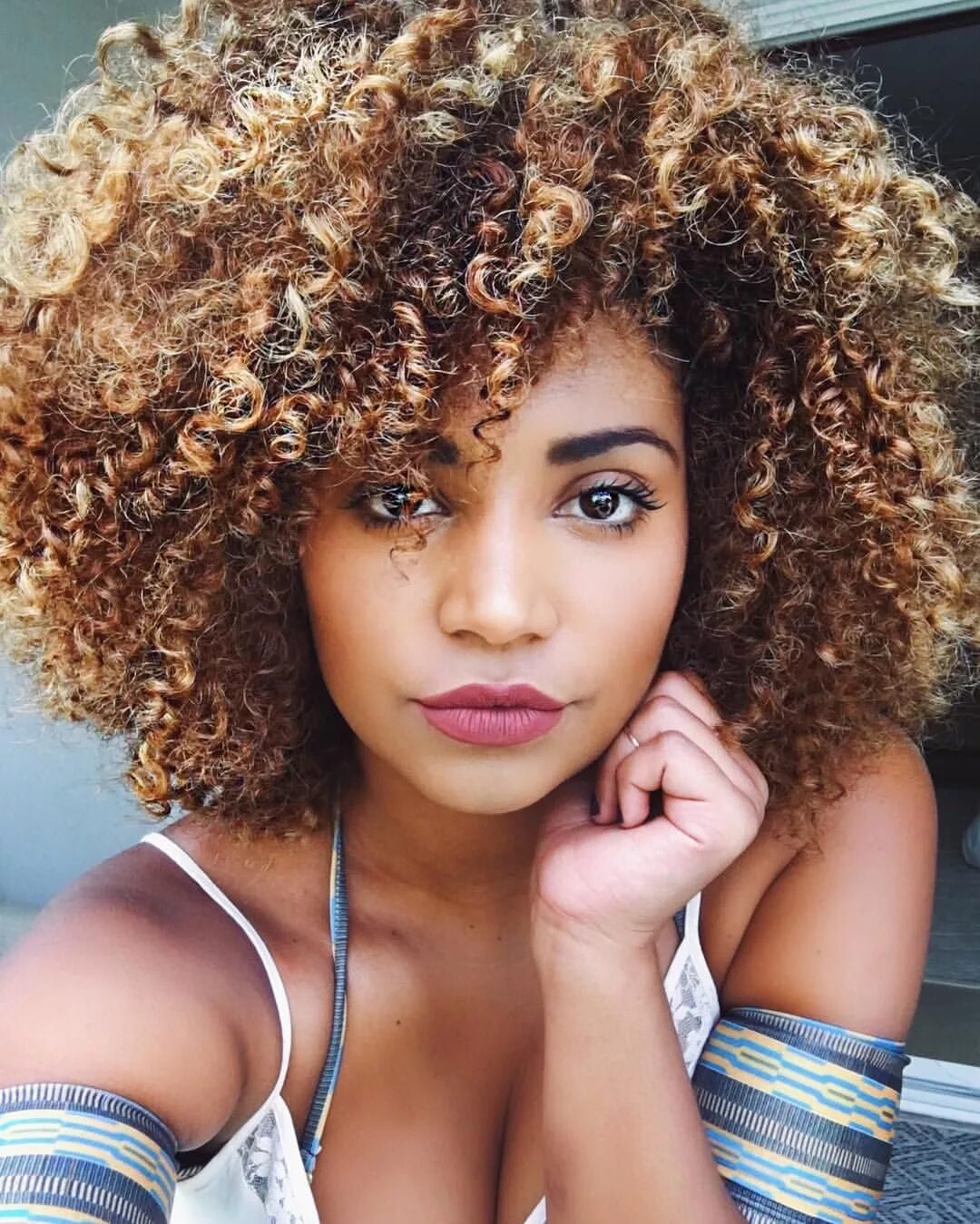 Прическа афро кудри женская See this Instagram photo by @ownbyfemme * 7,680 likes Natural hair styles, Curly