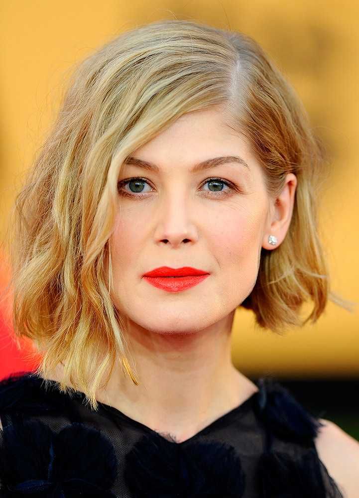 Прическа актрисы Best beauty moments: SAG Awards 2015 in 2023 Rosamund pike, Hairstyle, Chic shor