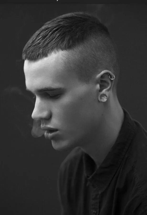 Прическа андеграунд мужская Coolboysinleather.tumblr Very short hair men, Mens hairstyles short, Mens haircu