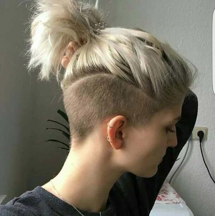 Прическа андеркат женская фото 4,227 Likes, 42 Comments - Short Hairstyles Pixie Cut (@nothingbutpixies) on Ins