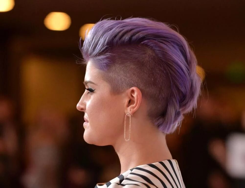 Прическа андеркат женская фото Pin by Happeh Pills on Hair in 2019 Mohawk hairstyles for women, Mohawk hairstyl