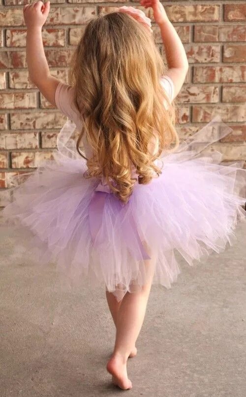 Прическа балерины для девочек Pin by Barb St John on Birthday cards in 2020 Little ballerina, Dance hairstyles