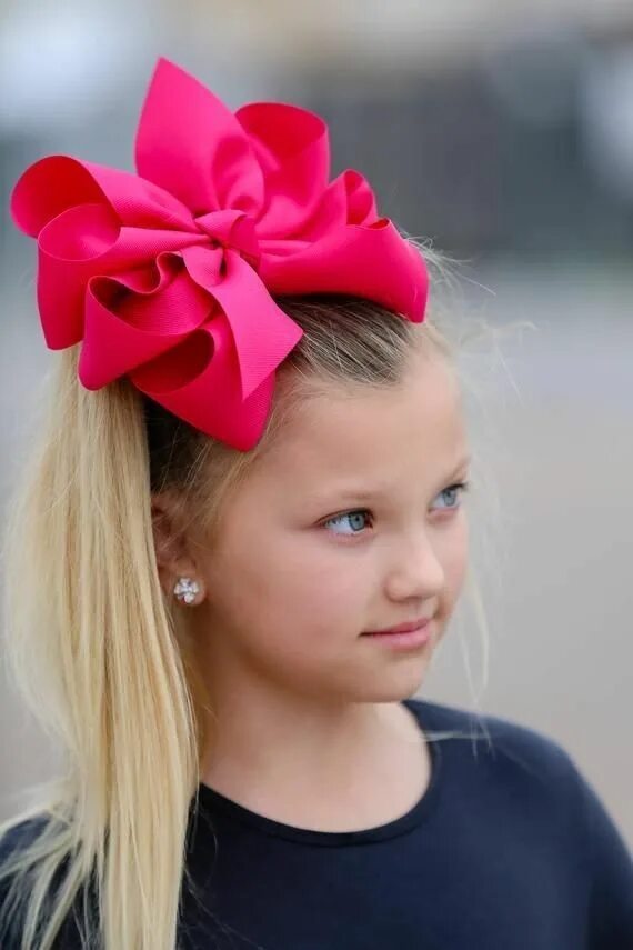 Прическа бант для девочки на длинные Pin by Fabíola Fraga on Penteados Valentina Baby hair bows, Girl hair bows, Big 