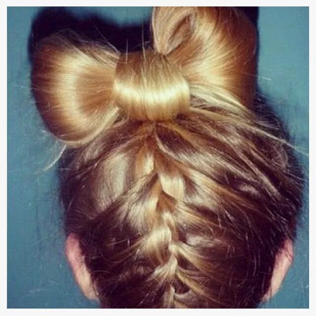 Прическа бант из волос для девочки Bow Bun with braid Hair styles, Hair, Cool hairstyles