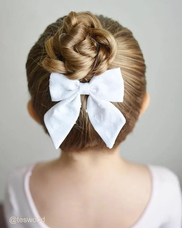 Прическа бантики на длинные волосы девочке Pull through braid bun for dance today! #QsHairdosLove this bow from @labellebab