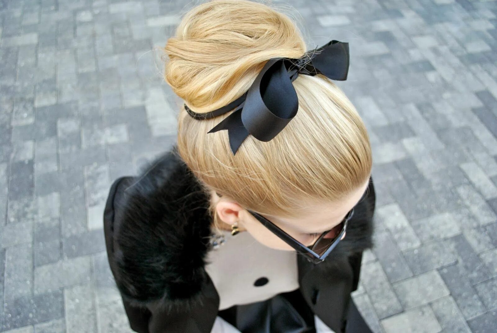 Прическа бантиком фото Fash Boulevard: Black Bow (With images) Hair inspiration, Long hair styles, Hair