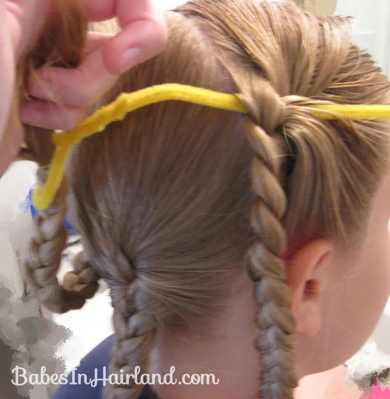 Прическа баранки из косичек как сделать Fun & Funky Criss Cross Braids for Summer (10) - Babes In Hairland