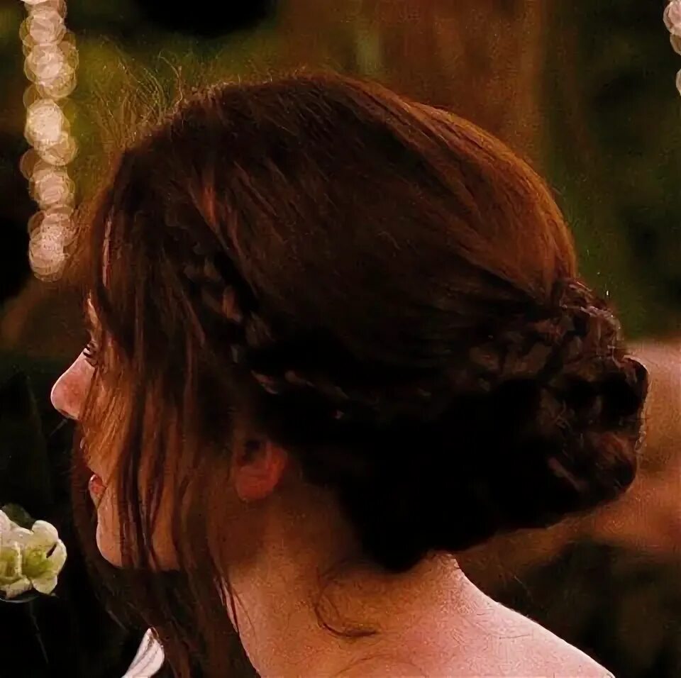 Прическа беллы Pin by Shania Duchene on BeautyandtheButler Twilight wedding, Hair tips video, W