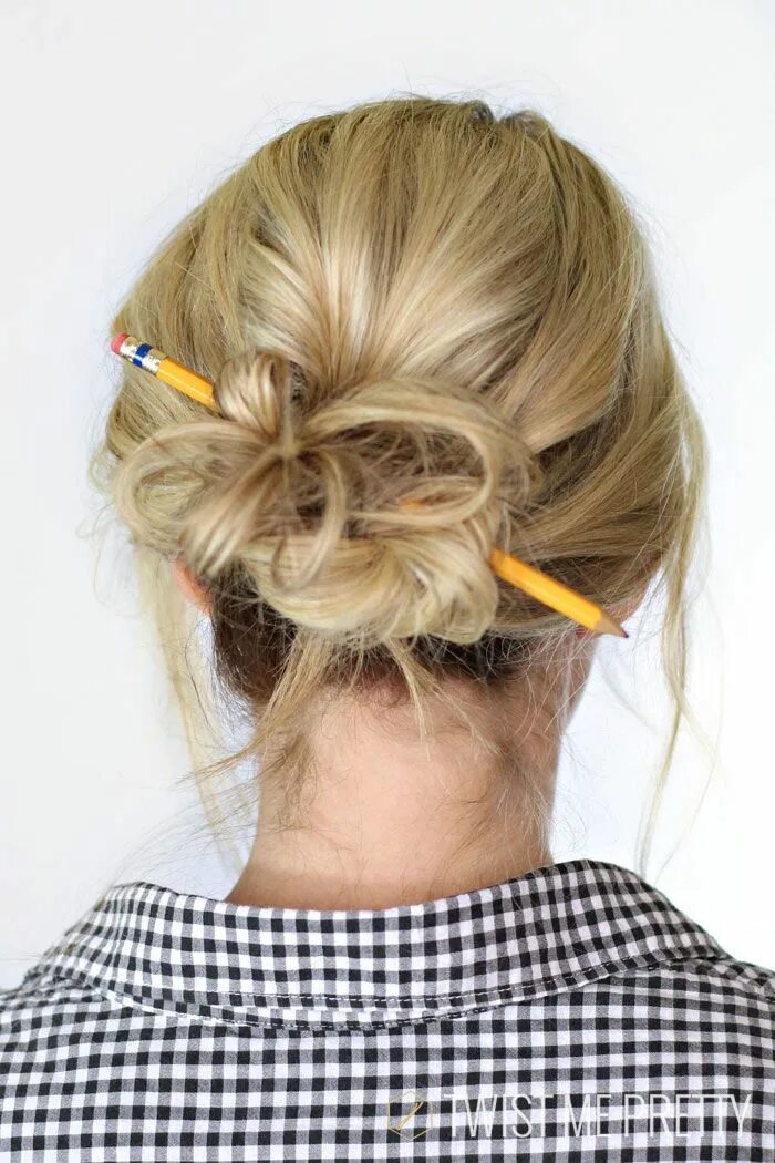 Прическа без резинки на средние волосы Pencil Bun Day 23 - Twist Me Pretty Up dos for medium hair, Easy hairstyles for 