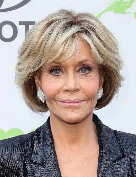 Прическа без укладки 60 лет Jane Fonda Bob Jane fonda hairstyles, Short bob hairstyles, Layered bob hairstyl