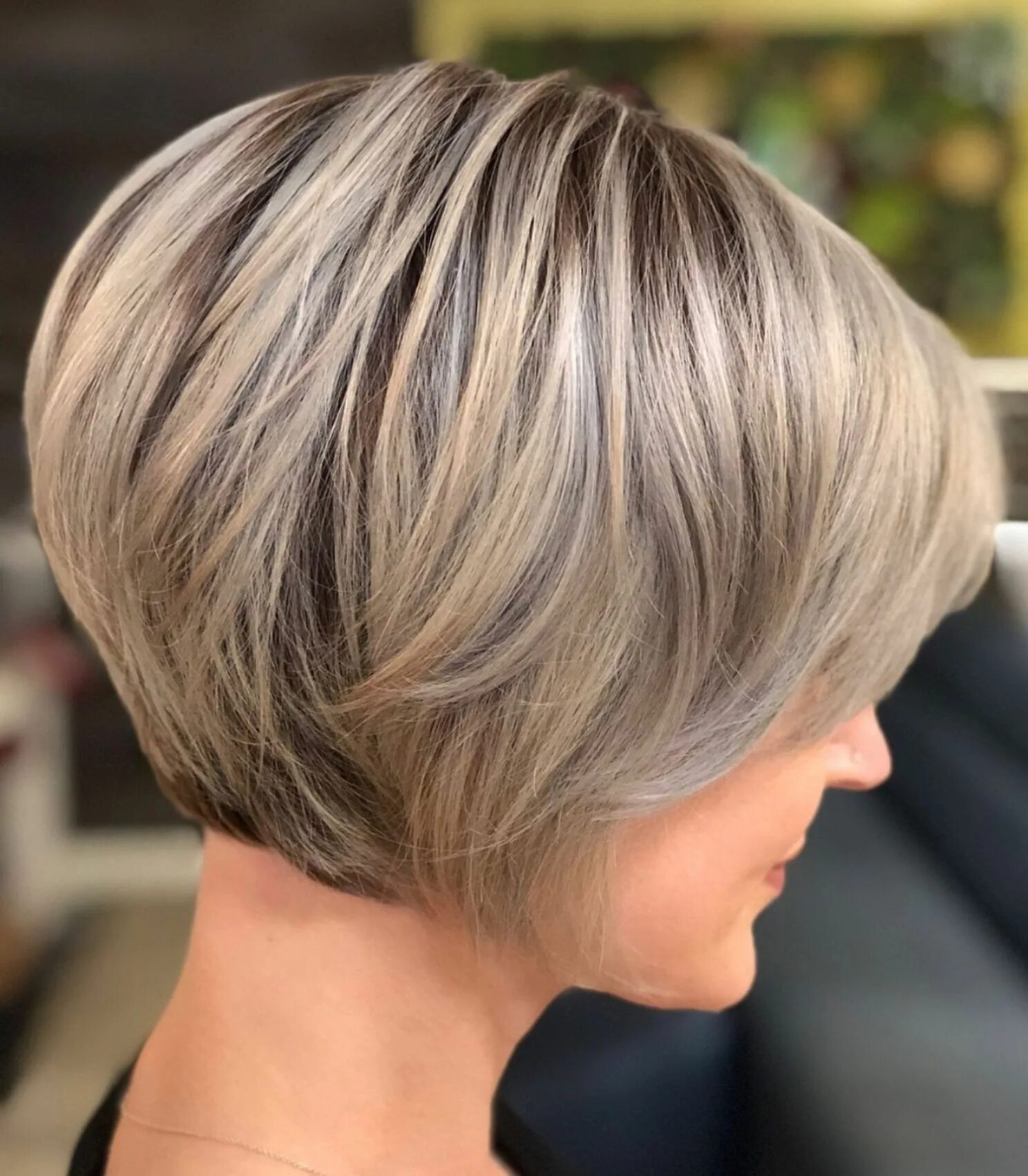 Прическа боб 50 каре на короткие Structured Jaw-Length Pixie Bob Bobs for thin hair, Short stacked bob haircuts, 