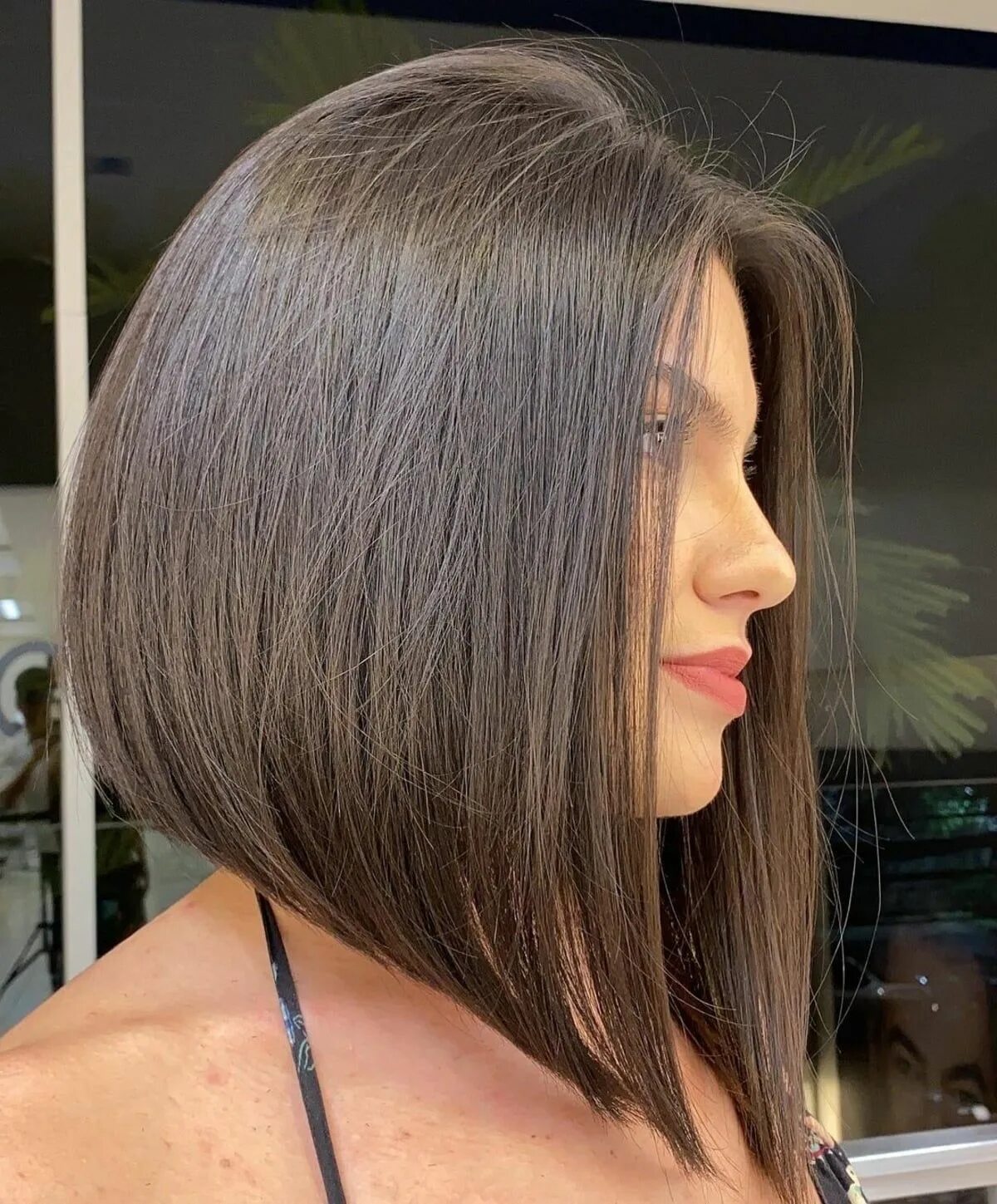 Прическа боб каре длинное 30 Sleek and Stylish Long Stacked Bob Haircuts Angled bob haircuts, Long bob hai