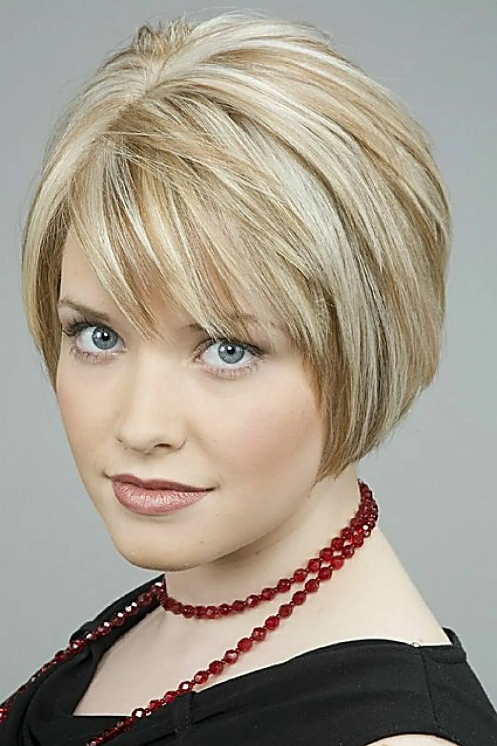 Прическа боб каре фото круглое лицо Amazon.com / Beauty / Bob Hairstyles Bobs for thin hair, Short bob hairstyles, S