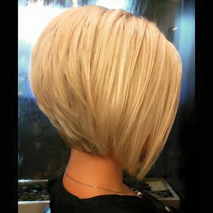 Прическа боб каре сзади фото #BobHairstyles Bob frisur, Frisuren, Kurzhaarfrisuren