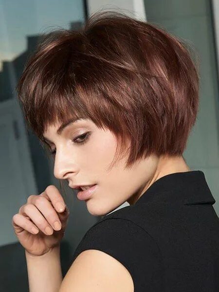 Прическа боб короткая женская с челкой фото Hairstyles and clothing to create female business looks Fine straight hair, Bobs