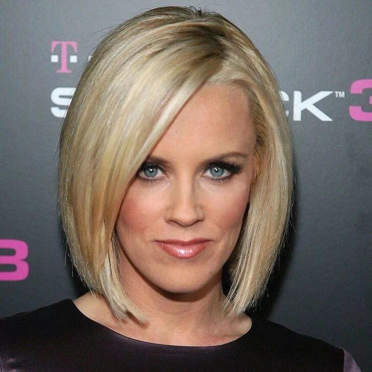 Прическа боб на средние волосы фото 40 Beautiful And Easy Medium Bob Hairstyles For Women At Any Age Angled bob hair