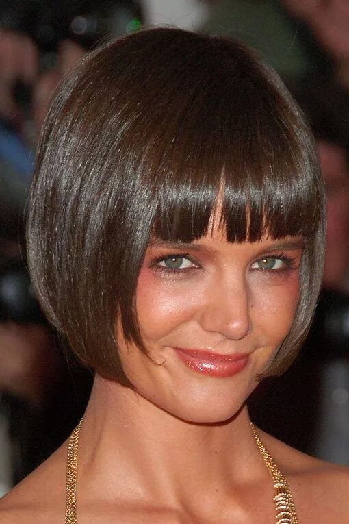 Прическа боб с короткой челкой фото Katie Holmes hair: Our beauty crush Short hair cuts for women, Hair cuts, Hairst