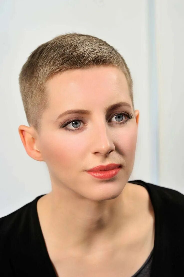 Прическа бобрик женская Pin op short haircuts Kort kapsel geschoren, Kort haar kapsels, Superkorte kapse